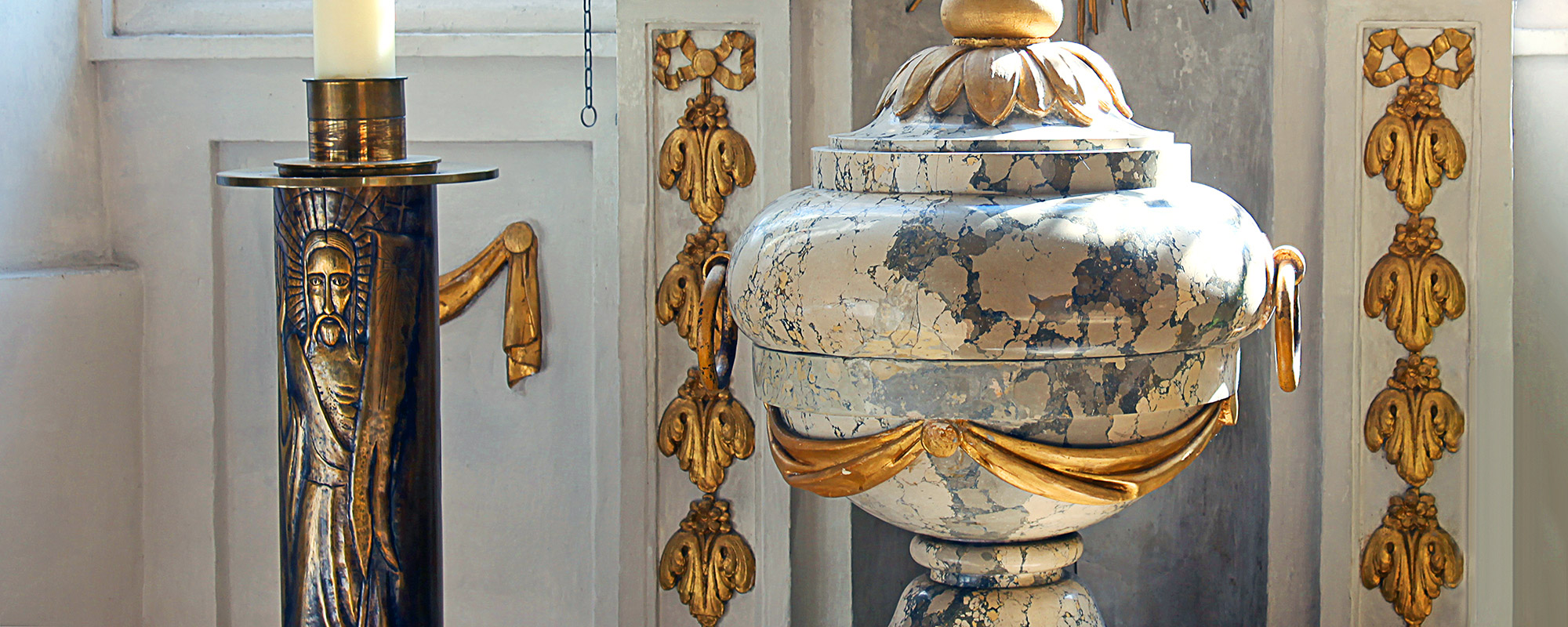 Taufbecken in der Stiftskirche