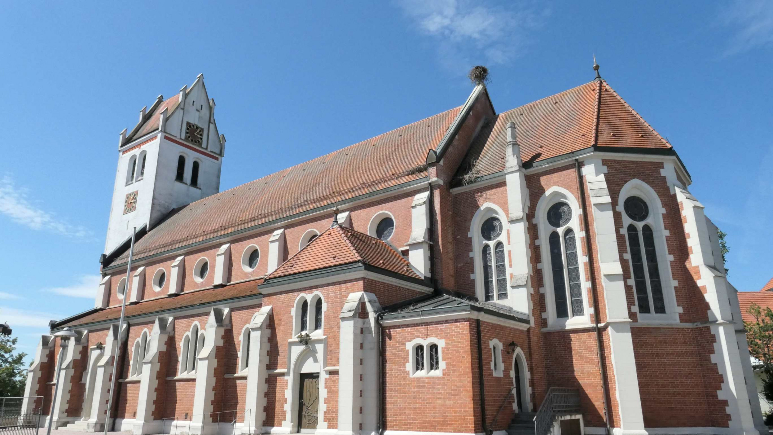 Kirche Oggelshausen außen